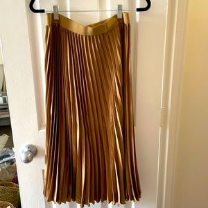 H&M Gold Pleated Skirt